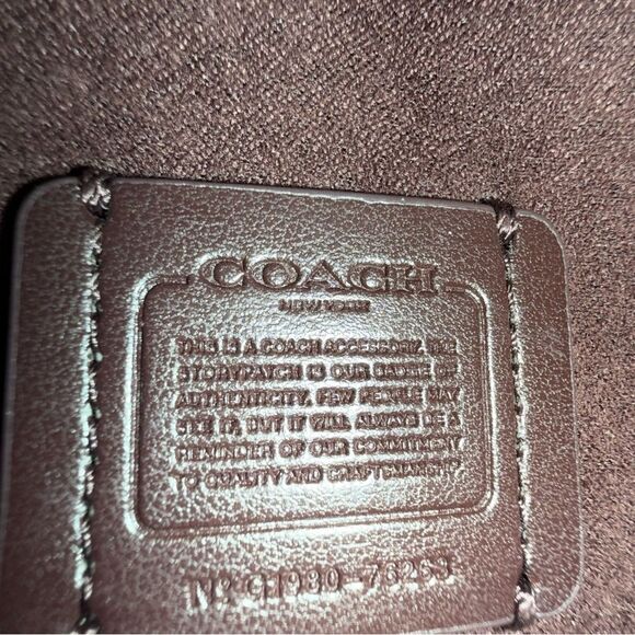 Coach Saddle Belt Bag With Scallop Rivets - Picture 8 of 9